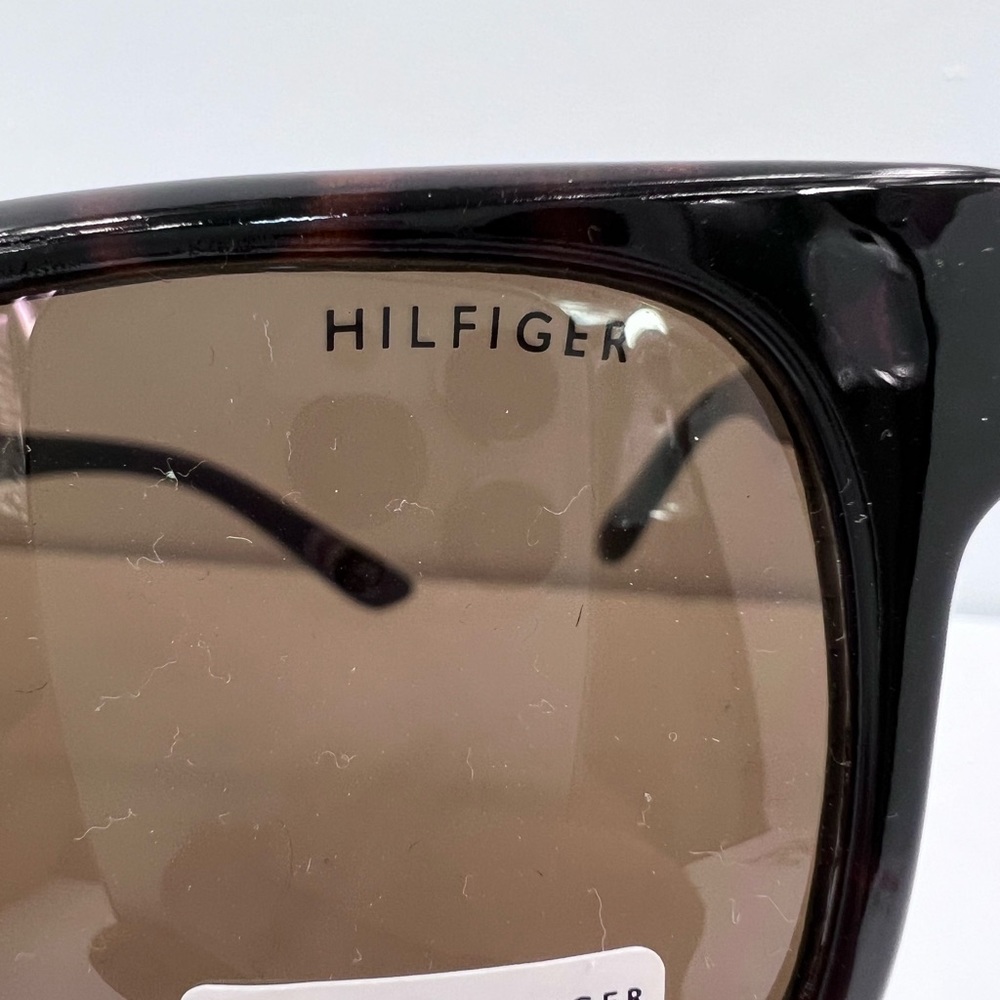 ⭐️TOMMY HILFIGER💯WAFFLE BROWN FRAME, OLIVE GREEN LENSES, SUNGLASSES, **UNISEX** - Picture 7 of 15